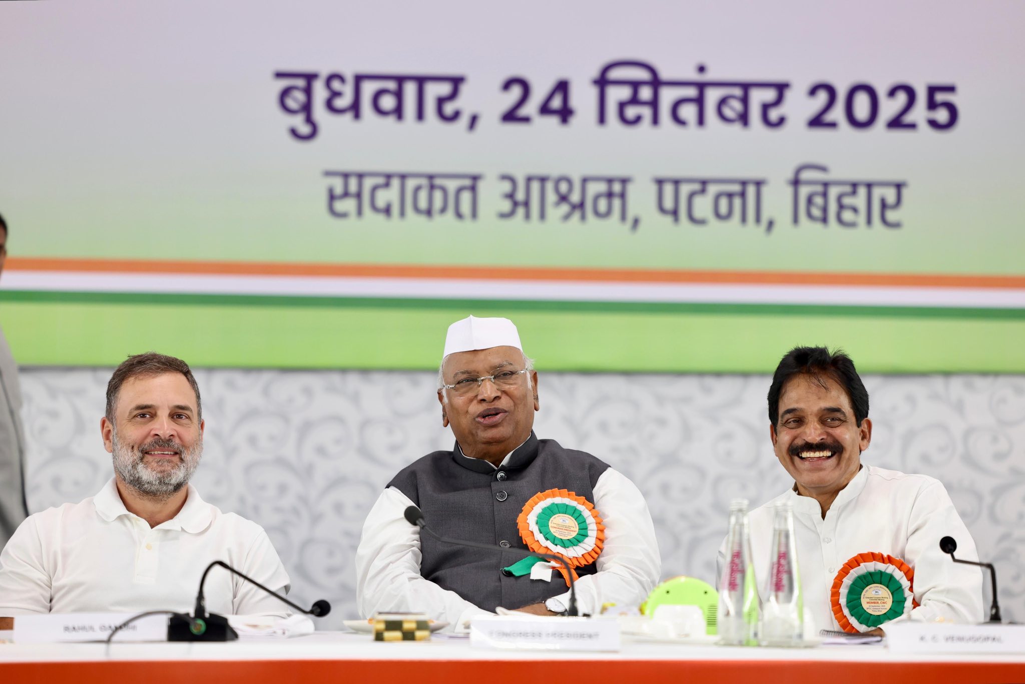 सरकारी ठेकों में 50% और नगर निकायों में 30% आरक्षण, बिहार में महागठबंधन ने खेला अति पिछड़ा कार्ड सरकारी ठेकों में 50% और नगर निकायों में 30% आरक्षण, बिहार में महागठबंधन ने खेला अति पिछड़ा कार्ड