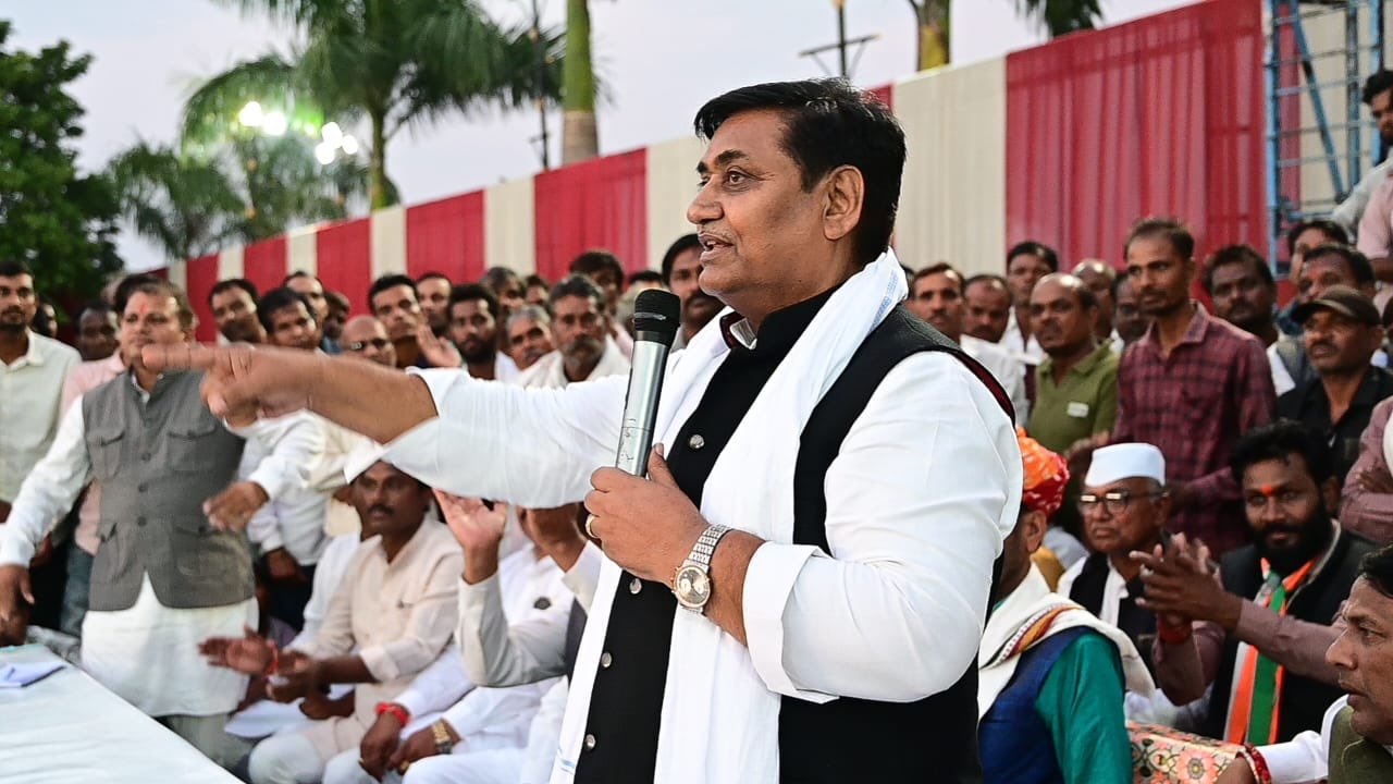 “ब्यूरोक्रेसी चला रही भजनलाल सरकार” डोटासरा बोले- जानबूझकर निकाय चुनाव टाल रही है सरकार “ब्यूरोक्रेसी चला रही भजनलाल सरकार” डोटासरा बोले- जानबूझकर निकाय चुनाव टाल रही है सरकार