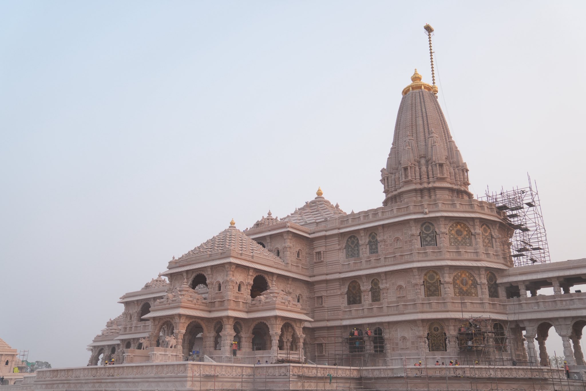 70.5 एकड़ में फैला Ayodhya Ram Mandir 44 द्वार और 18 दरवाजे, क्या होता है अंतर? 70.5 एकड़ में फैला Ayodhya Ram Mandir 44 द्वार और 18 दरवाजे, क्या होता है अंतर?