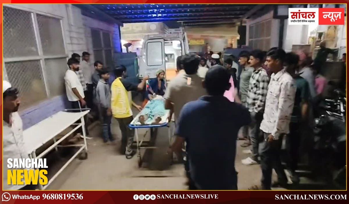 फलोदी-बीकानेर नेशनल हाईवे-11 पर खड़े टेम्पो को ट्रॉले ने मारी टक्कर; 4 की मौत, 12 लोग घायल फलोदी-बीकानेर नेशनल हाईवे-11 पर खड़े टेम्पो को ट्रॉले ने मारी टक्कर; 4 की मौत, 12 लोग घायल