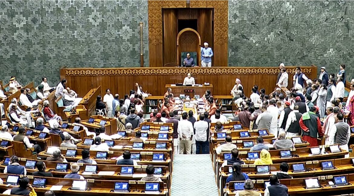 शीतकालीन सत्र 2025 तीसरा दिन; शीतकालीन सत्र के तीसरे दिन दोनों सदनों में सुचारू कार्यवाही; सरकार ने दिए जवाब, पीएम मोदी ने की बंगाल के बीजेपी सांसदों से मुलाकात शीतकालीन सत्र 2025 तीसरा दिन; शीतकालीन सत्र के तीसरे दिन दोनों सदनों में सुचारू कार्यवाही; सरकार ने दिए जवाब, पीएम मोदी ने की बंगाल के बीजेपी सांसदों से मुलाकात