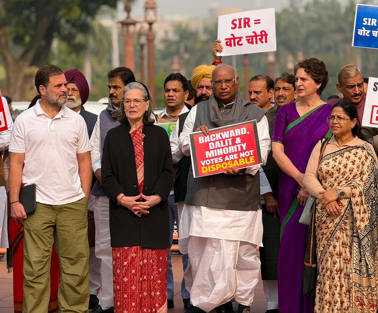 रामलीला मैदान में वोट चोरी की आवाज बुलंद करेगी कांग्रेस, दिल्ली कांग्रेस अध्यक्ष ने महारैली की तैयारियों का लिया जायजा रामलीला मैदान में वोट चोरी की आवाज बुलंद करेगी कांग्रेस, दिल्ली कांग्रेस अध्यक्ष ने महारैली की तैयारियों का लिया जायजा