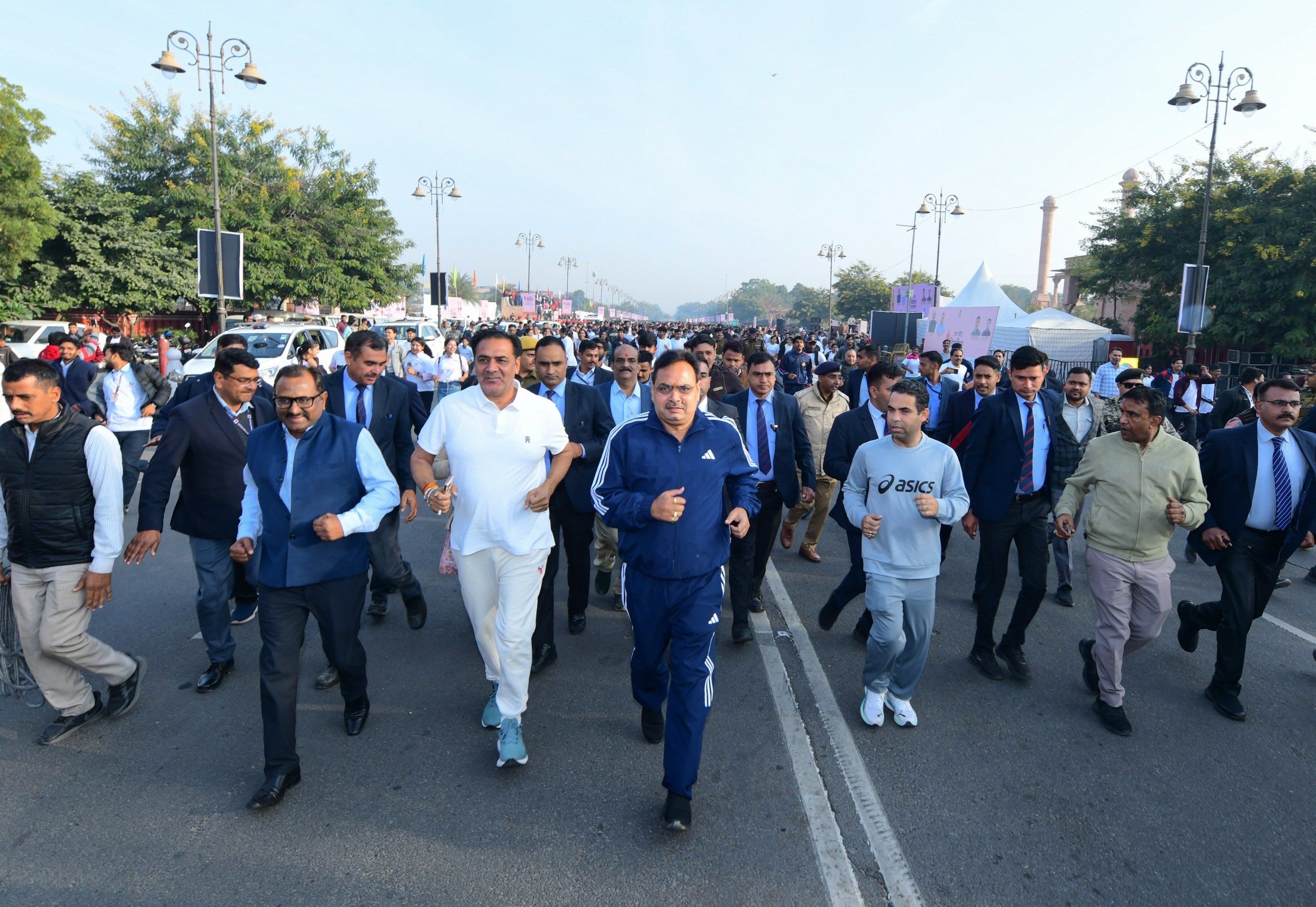 ‘रन फॉर विकसित राजस्थान’ को दिखाई हरी झंडी; सीएम भजनलाल ने युवाओं के साथ लगाई दौड़ ‘रन फॉर विकसित राजस्थान’ को दिखाई हरी झंडी; सीएम भजनलाल ने युवाओं के साथ लगाई दौड़