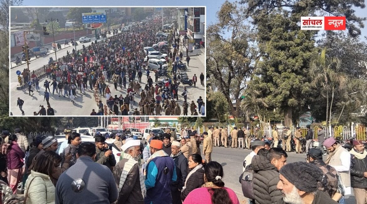 उत्तराखंड के चर्चित अंकिता भंडारी हत्याकांड को लेकर भड़का लोगों का गुस्सा, विपक्ष ने सीएम आवास का किया घेराव, 11 को उत्तराखंड बंद का एलान उत्तराखंड के चर्चित अंकिता भंडारी हत्याकांड को लेकर भड़का लोगों का गुस्सा, विपक्ष ने सीएम आवास का किया घेराव, 11 को उत्तराखंड बंद का एलान