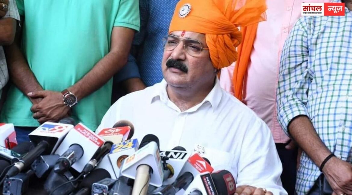 ” भाजपा नेताओं के न तो दिल में राम हैं और न ही कागजों पर”, खाचरियावास का भाजपा को चैलेंज, एक लाख का इनाम दूंगा ” भाजपा नेताओं के न तो दिल में राम हैं और न ही कागजों पर”, खाचरियावास का भाजपा को चैलेंज, एक लाख का इनाम दूंगा