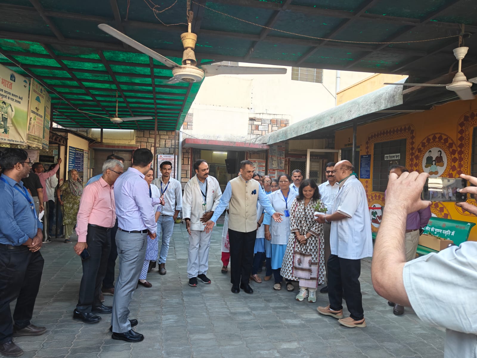आयुष्मान आरोग्य मंदिरों में होगी गैर संचारी रोगों की प्रभावी स्क्रीनिंग, मातृ एवं शिशु स्वास्थ्य सेवाएं तथा रेफरल सिस्टम भी होगा और मजबूत आयुष्मान आरोग्य मंदिरों में होगी गैर संचारी रोगों की प्रभावी स्क्रीनिंग, मातृ एवं शिशु स्वास्थ्य सेवाएं तथा रेफरल सिस्टम भी होगा और मजबूत