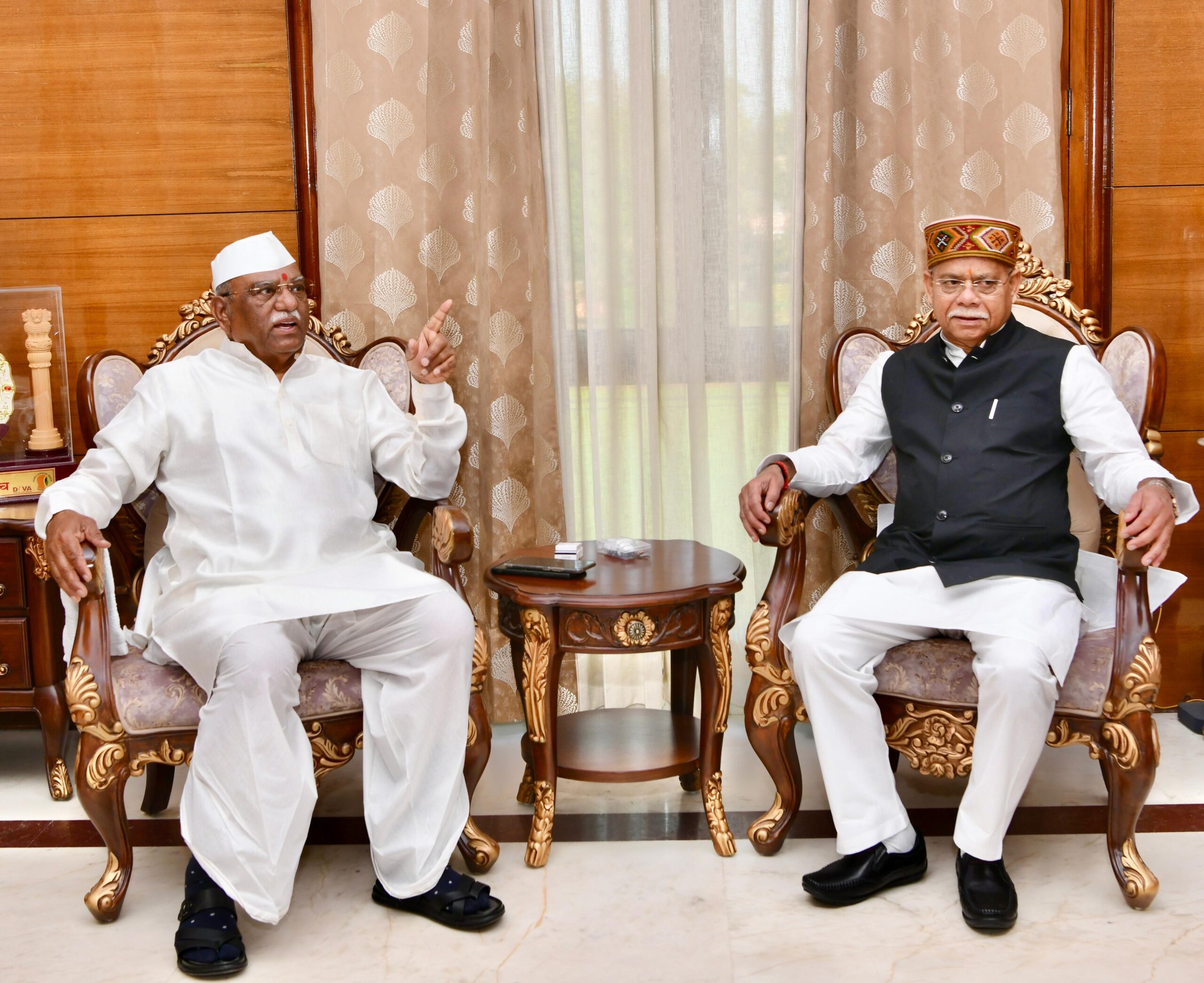 राज्यपाल बागडे से हिमाचल प्रदेश के राज्यपाल श्री शिव प्रताप शुक्ल की शिष्टाचार भेंट राज्यपाल बागडे से हिमाचल प्रदेश के राज्यपाल श्री शिव प्रताप शुक्ल की शिष्टाचार भेंट
