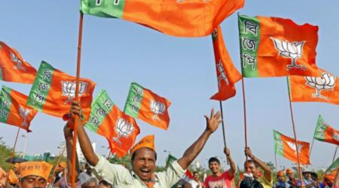BJP ने पश्चिम बंगाल चुनाव के लिए जारी की 5 प्रत्याशियों की लिस्ट, पश्चिम बंगाल विधानसभा चुनाव सियासी सरगर्मियां तेज BJP ने पश्चिम बंगाल चुनाव के लिए जारी की 5 प्रत्याशियों की लिस्ट, पश्चिम बंगाल विधानसभा चुनाव सियासी सरगर्मियां तेज