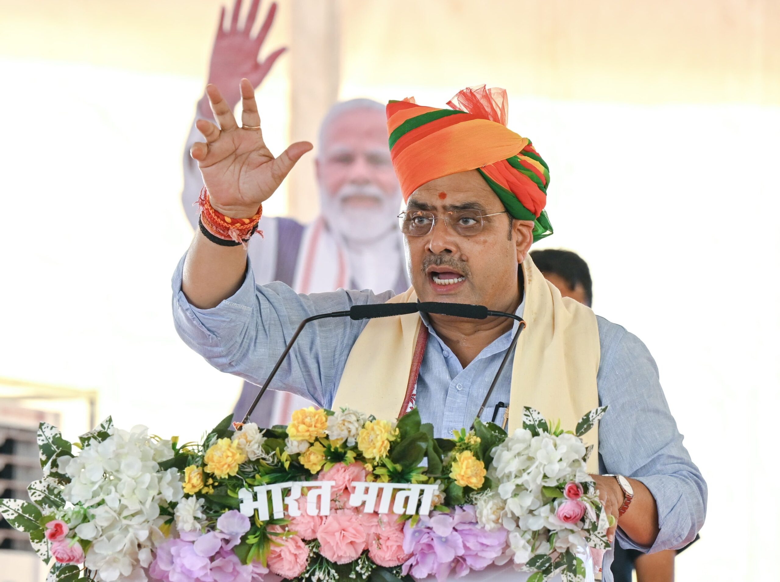 बाड़मेर के बाछड़ाऊ में सीएम भजनलाल शर्मा का बड़ा ऐलान: बाड़मेर-जैसलमेर में 31 दिसंबर तक टैंकरों से मिलेगा पानी, 2824 करोड़ के विकास कार्यों की दी सौगात; बोले—’कांग्रेस ने राजस्थान को टूटे-फूटे मकान जैसा बना दिया था’ बाड़मेर के बाछड़ाऊ में सीएम भजनलाल शर्मा का बड़ा ऐलान: बाड़मेर-जैसलमेर में 31 दिसंबर तक टैंकरों से मिलेगा पानी, 2824 करोड़ के विकास कार्यों की दी सौगात; बोले—’कांग्रेस ने राजस्थान को टूटे-फूटे मकान जैसा बना दिया था’