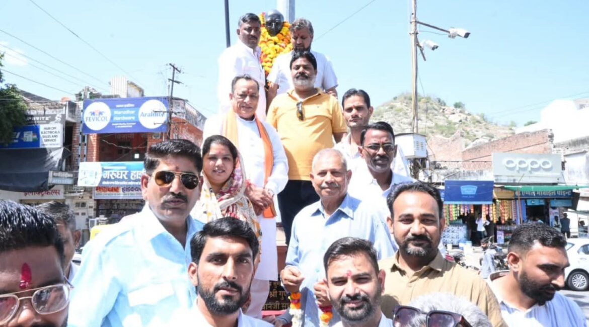 सुमेरपुर में बापू और शास्त्री जी को नमन: कैबिनेट मंत्री जोराराम कुमावत और पालिका अध्यक्ष चत्रभुज शर्मा की अगुवाई में हुआ श्रमदान; ‘स्वच्छता ही सेवा’ अभियान के तहत दिया स्वच्छ सुमेरपुर का संदेश सुमेरपुर में बापू और शास्त्री जी को नमन: कैबिनेट मंत्री जोराराम कुमावत और पालिका अध्यक्ष चत्रभुज शर्मा की अगुवाई में हुआ श्रमदान; ‘स्वच्छता ही सेवा’ अभियान के तहत दिया स्वच्छ सुमेरपुर का संदेश