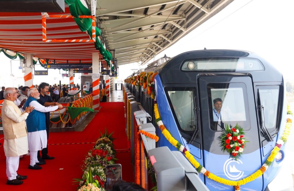 चेन्नई में बोले पीएम मोदी: ‘मंदिरों से मेट्रो तक तमिलनाडु में दिखती है नए भारत की झलक’; सीएम विजय संग की मेट्रो यात्रा, छात्रों से लगवाया ‘वी विल डू इट’ का नारा